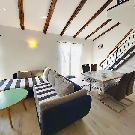 Modern Attic * Supetarska Draga
