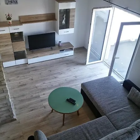 Modern Attic Apartment *